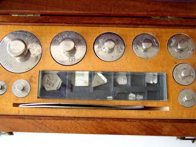 A fine set of jewelers' weights made in Germany and retailed by Arthur H. Thomas of Philadelphia circa 1900. — image 2